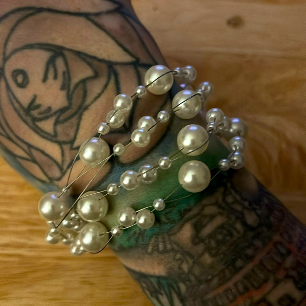 Vintage | Faux Floating Pearl Silver-tone Bracelet